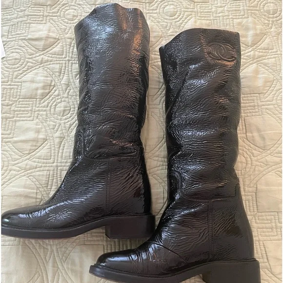 Chanel authentic winter boot with fur  inside - Picture 9 of 10